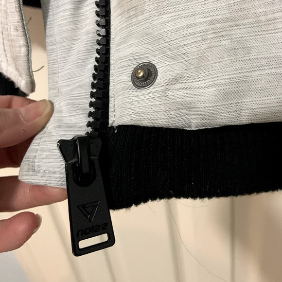 Stunning like-new whiter-white NOISE jacket - Picture 9 of 9